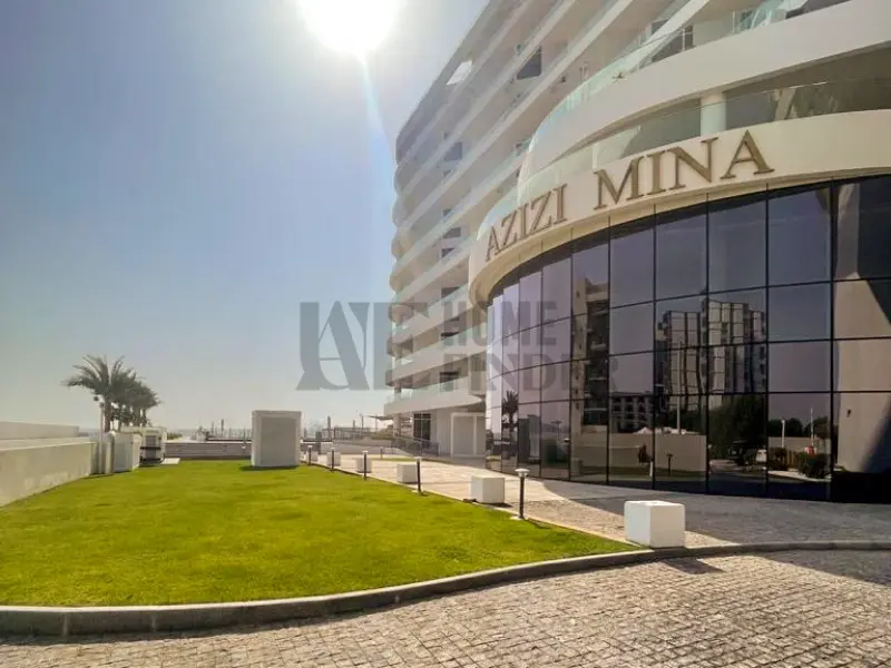 Luxury 2 Bedroom Apartment for Sale in Mina Azizi, Palm Jumeirah, Dubai